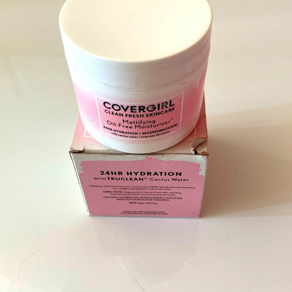 Covergirl clean fresh skincare for normal to oily skin 60ml